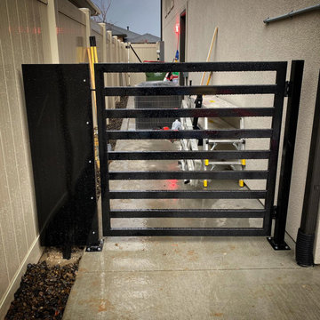 Modern Horizontal Gate Design