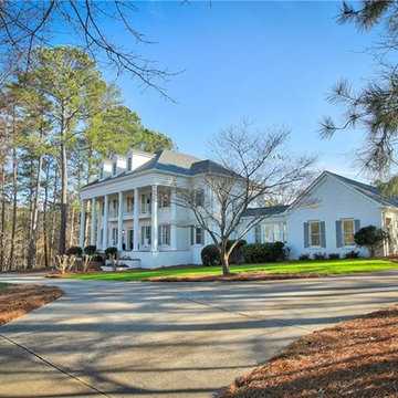 Facelift for this Plantation - Style home