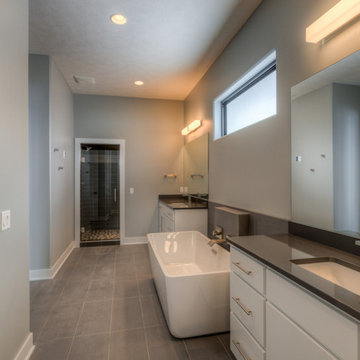 Custom 1.5-story modern w/ 21' Ceilings