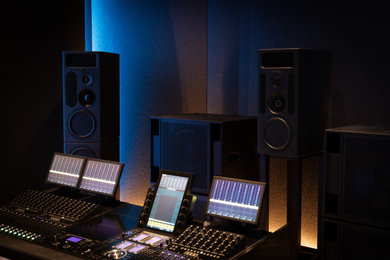 Example of a trendy home theater design in Nashville