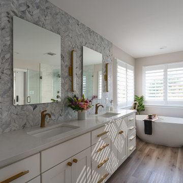 Deluxe Master Bathroom