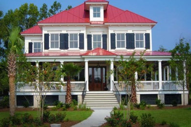 Elegant exterior home photo in Charleston