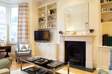 Photo of a traditional living room in London.