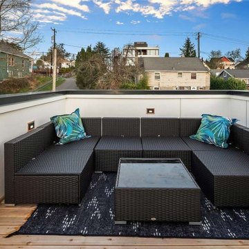 Cozy Sun-Oriented Patio