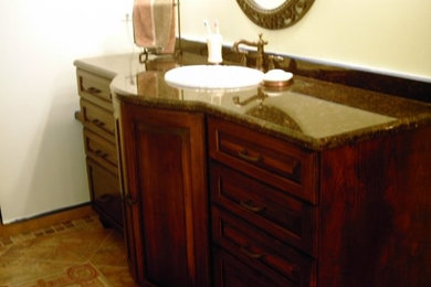Bathroom - traditional bathroom idea in Tampa