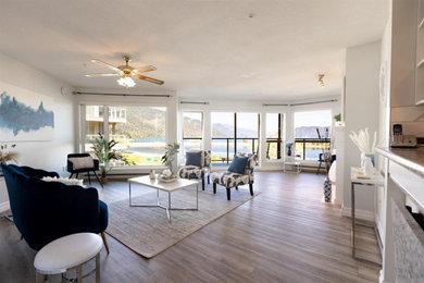 Example of a living room design in Vancouver
