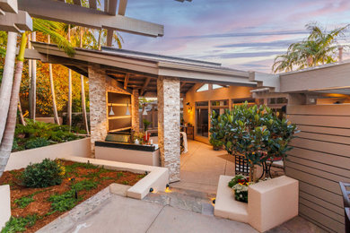 Example of a mountain style patio design in San Diego