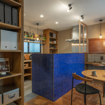 近江八幡の家(リノベーション)青いﾀｲﾙ腰壁