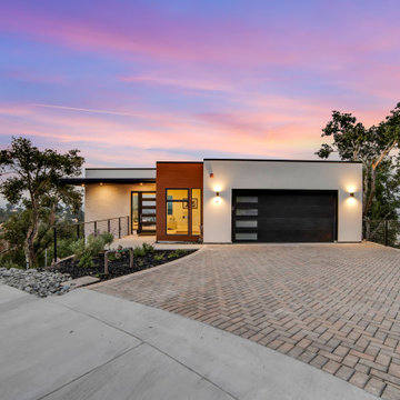 4 Aron Court