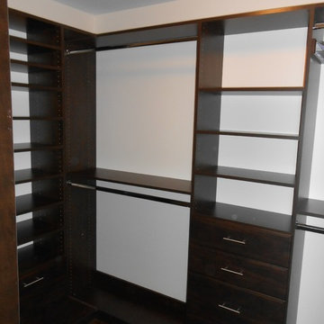 Walk-in in Mocha; Leesburg, VA