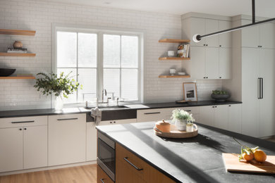 Inspiration for a kitchen remodel in Chicago