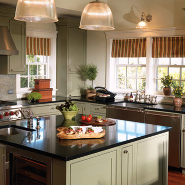 Plain & Fancy Kitchens