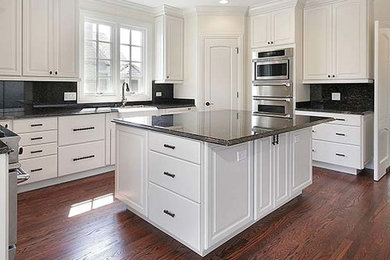 Kitchen - craftsman kitchen idea in Atlanta