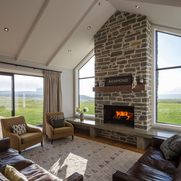Clutha River Farmhouse