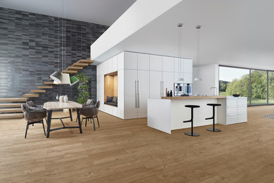 Kitchen - contemporary kitchen idea in San Diego