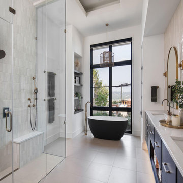 Texas Hills Lake House Bath