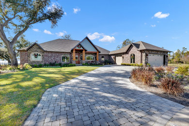 Arts and crafts exterior home photo