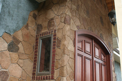 Example of an exterior home design in Minneapolis