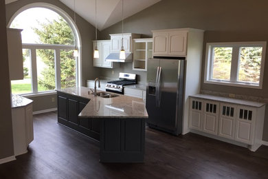 Example of a kitchen design in Minneapolis