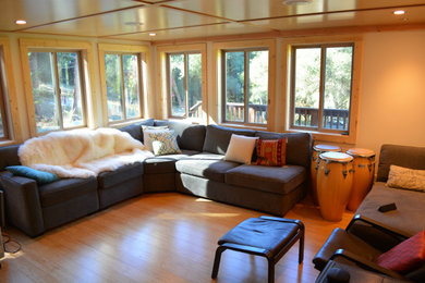 Arts and crafts home design photo in San Francisco