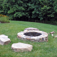 Outdoor fire pit