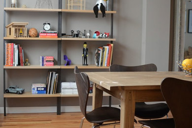 Trendy dining room photo in Chicago