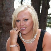 Melanie Chenoweth's photo