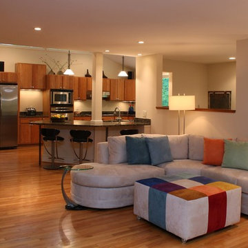 Contemporary Chapel Hill Occupied Home Staging