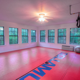 オクラホマシティのトラディショナルスタイルのおしゃれなホームジムの写真