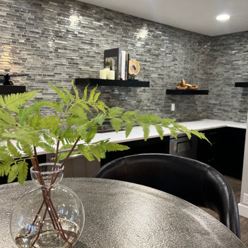 Innovative Bar Seating Area Promoting Collaboration