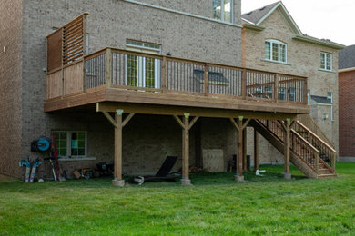 Deck photo in Toronto