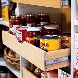 Mid-sized traditional kitchen pantry remodeling - Inspiration for a mid-sized timeless l-shaped ceramic floor kitchen pantry remodel in Newark with raised-panel cabinets, white cabinets and no island