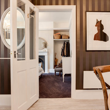 Traditional styling small city apartment