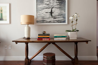 Transitional home design photo in New York