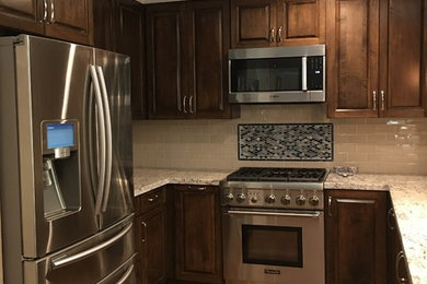 Transitional kitchen photo in Houston
