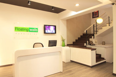 Floating walls Flagship Store