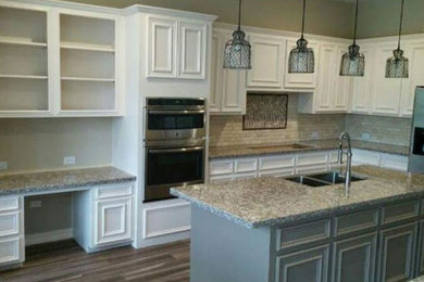 Kitchen photo in Houston