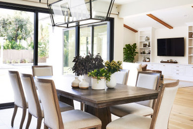 Cottage dining room photo in Los Angeles