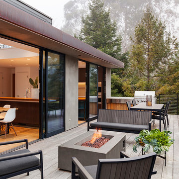 Modern Coastside Retreat