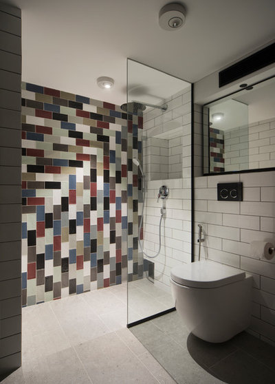 Asian Bathroom by The Scientist Pte Ltd