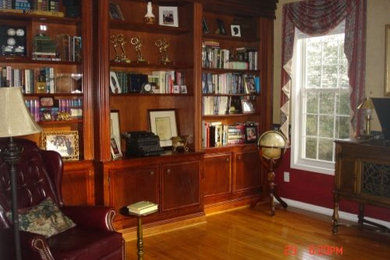 アトランタにあるトラディショナルスタイルのおしゃれなホームオフィス・書斎の写真