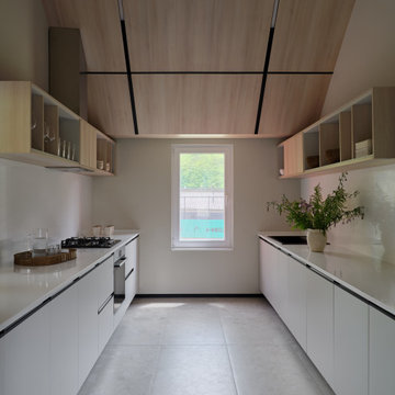 Contemporary Tennis Court Clubhouse