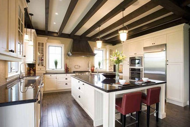 Inspiration for a transitional kitchen remodel in Toronto