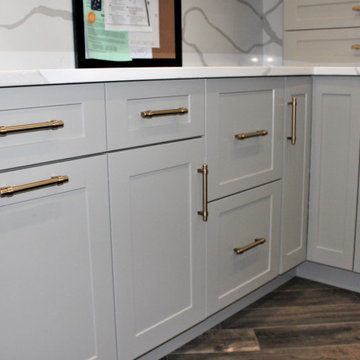 Showplace EVO Laundry & Pantry in Pendleton Dorian Gray & Natural Walnut