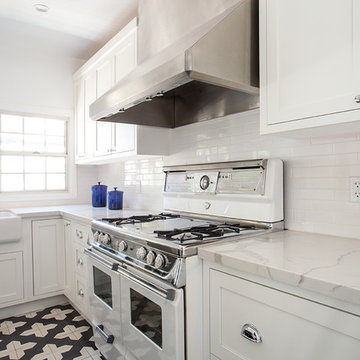 Kitchen & bathroom in Los Angeles