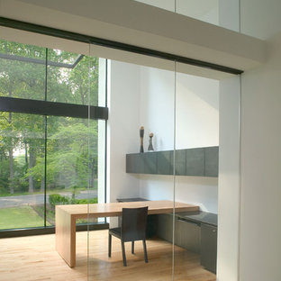 Inspiration for a modern home office and library in Atlanta.