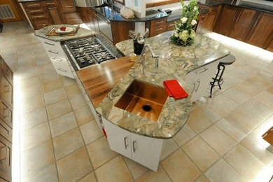 Example of a transitional kitchen design in Tampa