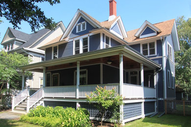 Inspiration for an exterior home remodel in Chicago