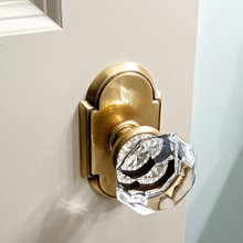Door knobs and pulls