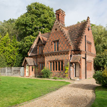 Gate lodge